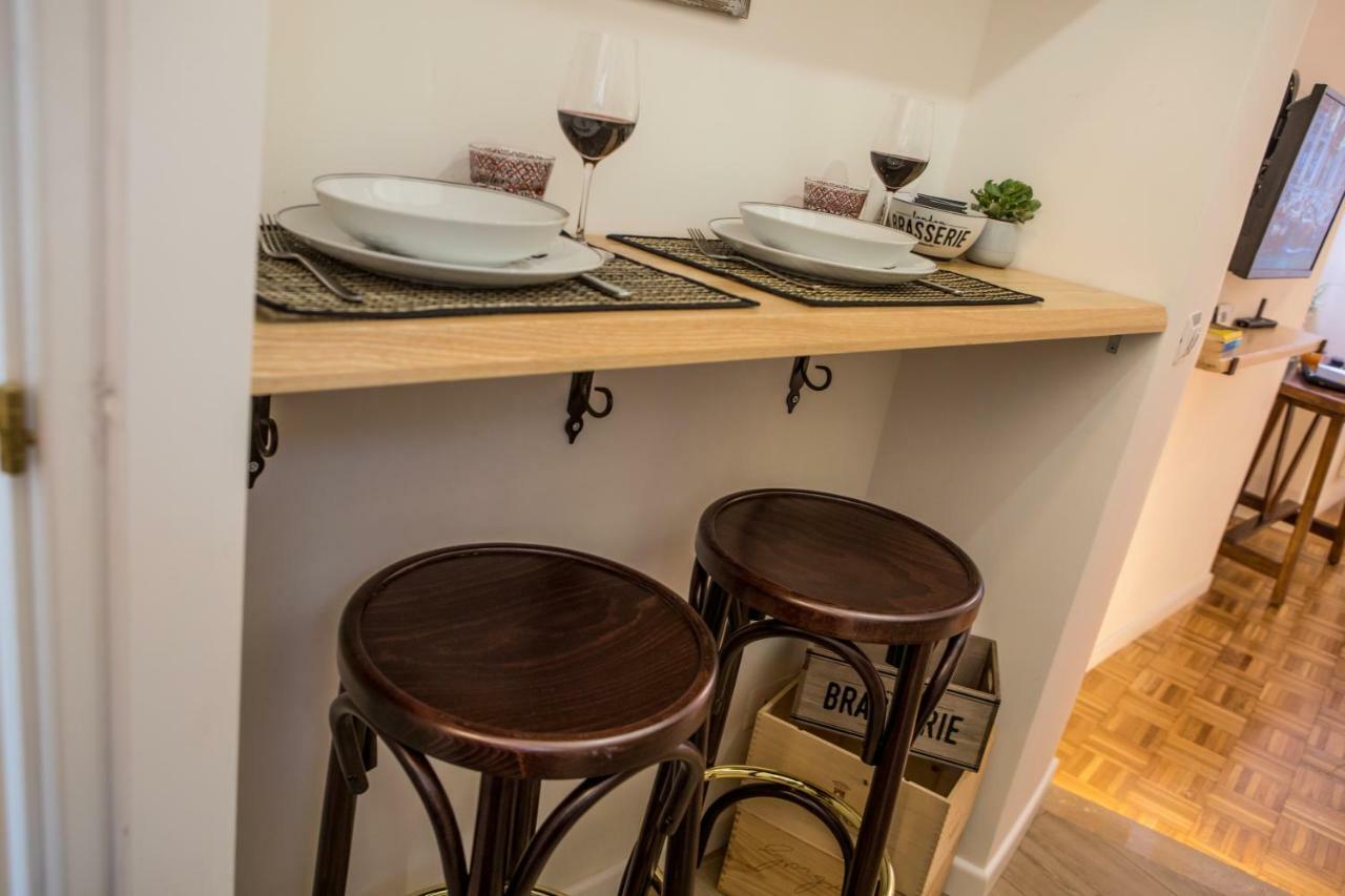 Amazing Trevi Fountain Apartment Рим Екстериор снимка
