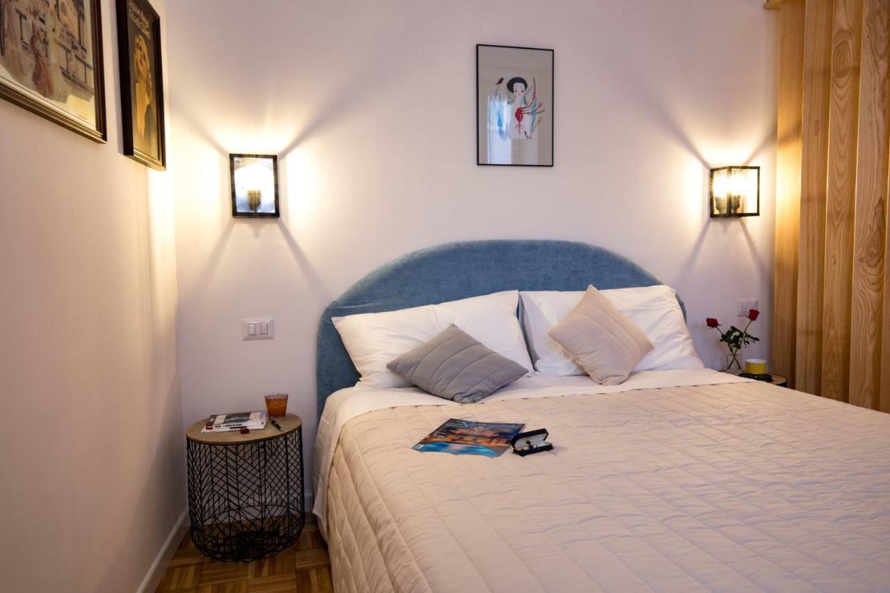 Amazing Trevi Fountain Apartment Рим Екстериор снимка